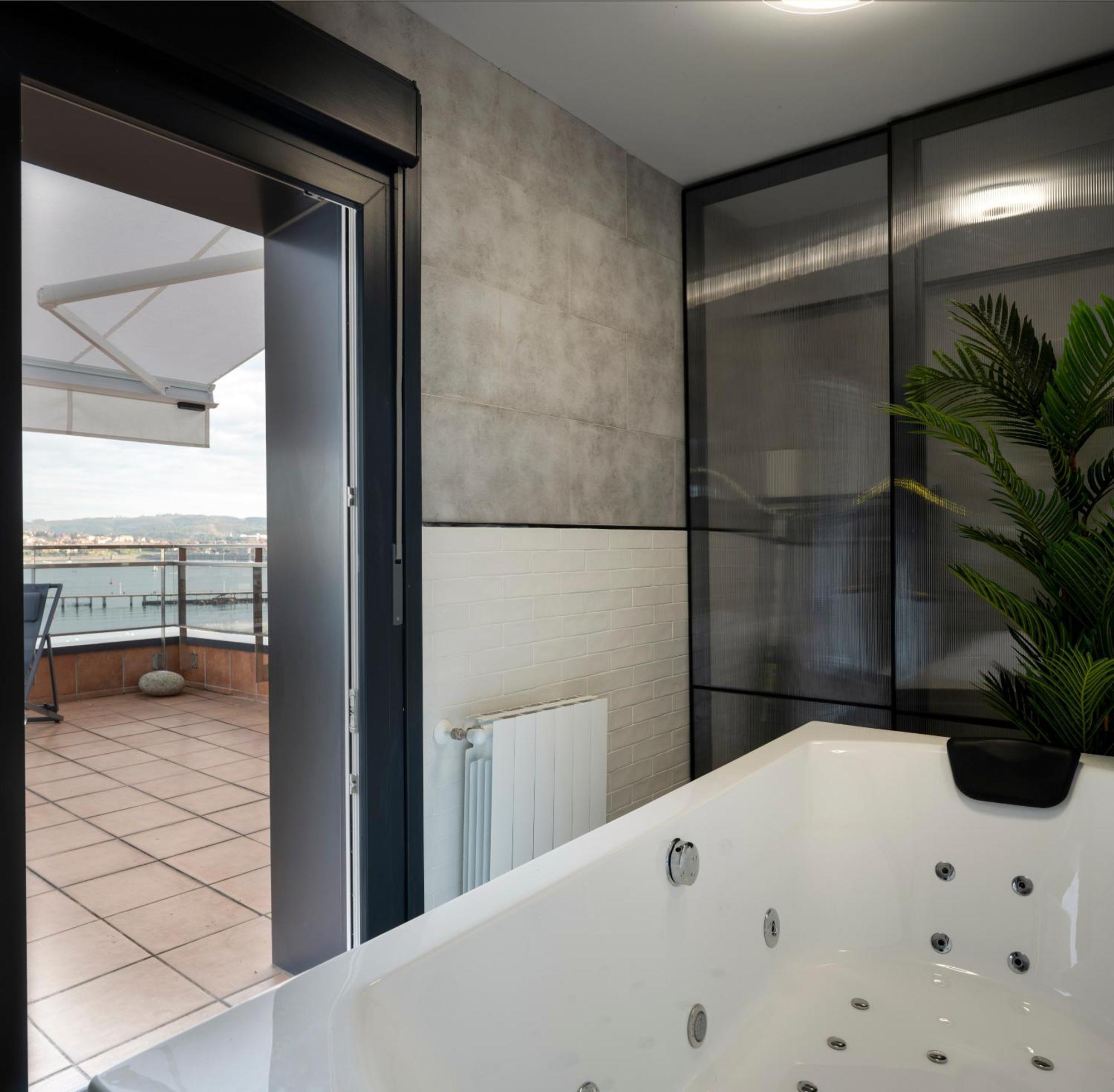 Santurtzi Atico Lujo Costa Vasca Bilbaoterraza Mar Jacuzi 아파트 외부 사진